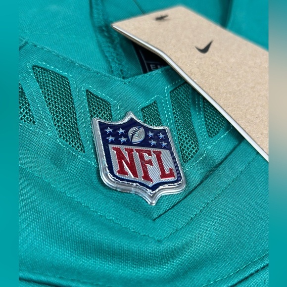 Nike Green Jersey with White and Orange Details - Picture 5 of 10